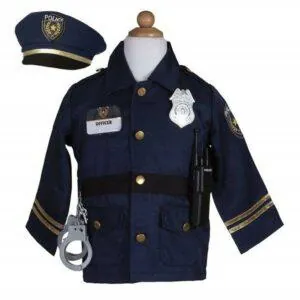 POLICIER AVEC ACCESSOIRES 5-6 ANS